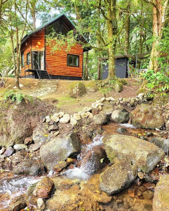 Unicorn Lodge: Direct Riverfront : Unique Experience San Gerardo de Dota Exterior foto