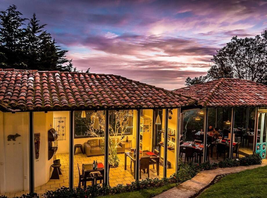 Unicorn Lodge: Direct Riverfront : Unique Experience San Gerardo de Dota Exterior foto
